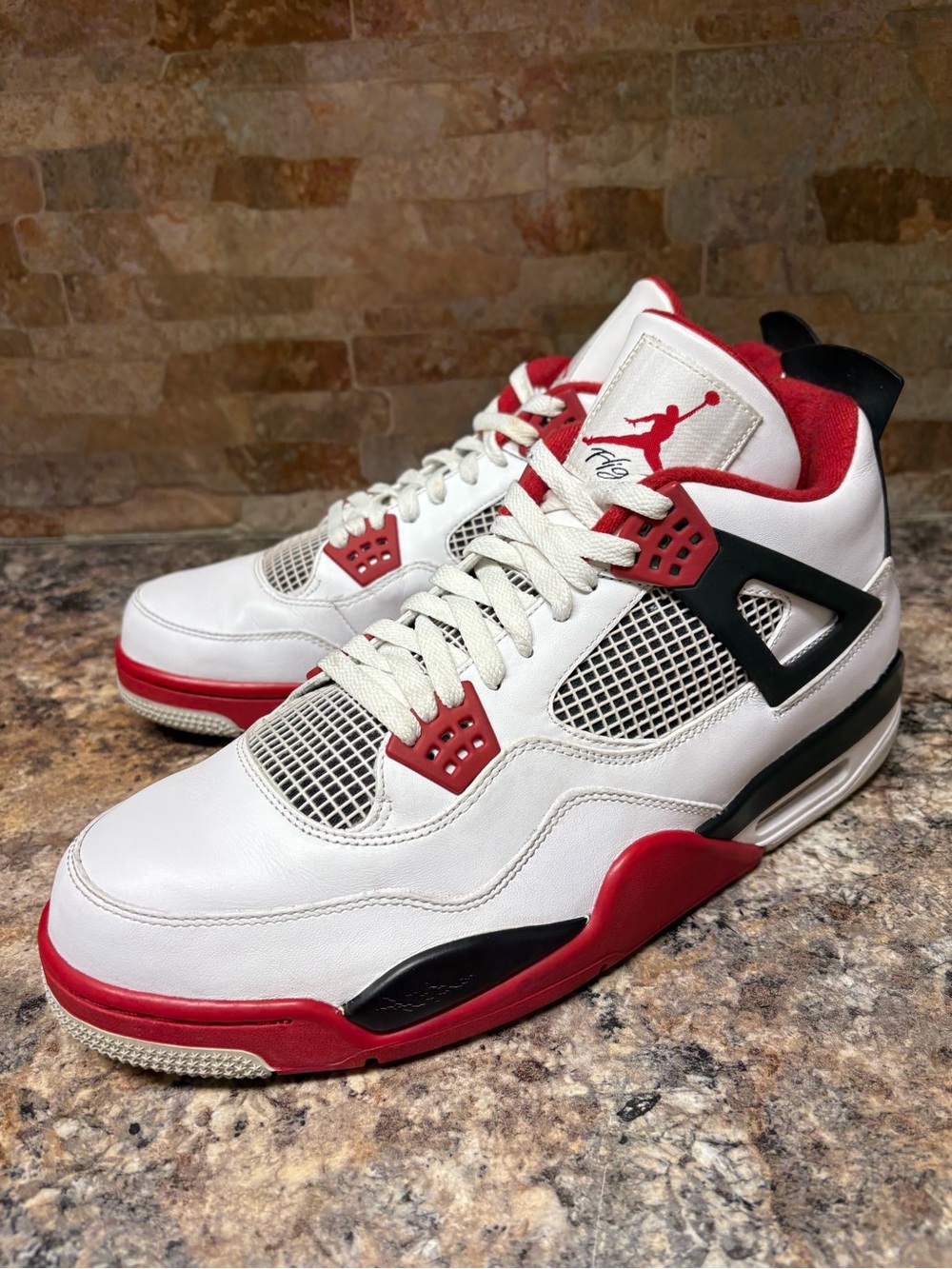 Jordan 4 Retro OG Mid Fire Red 2012
Size 14